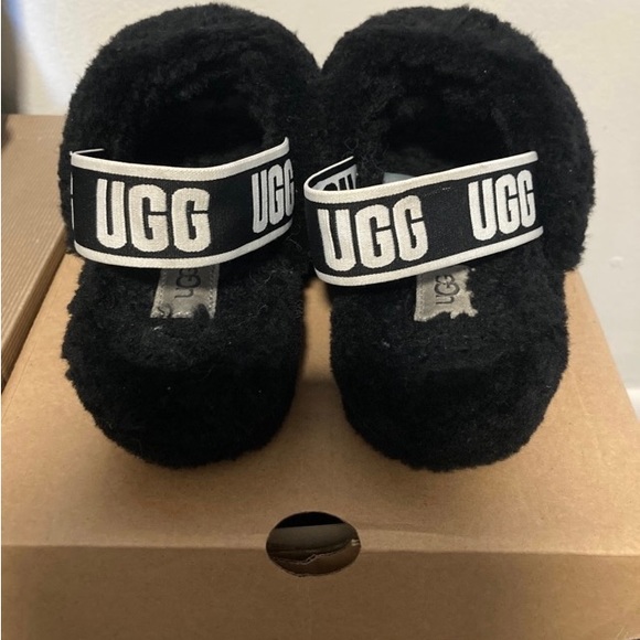 UGG Fluff Yeah Slippers - Picture 5 of 8